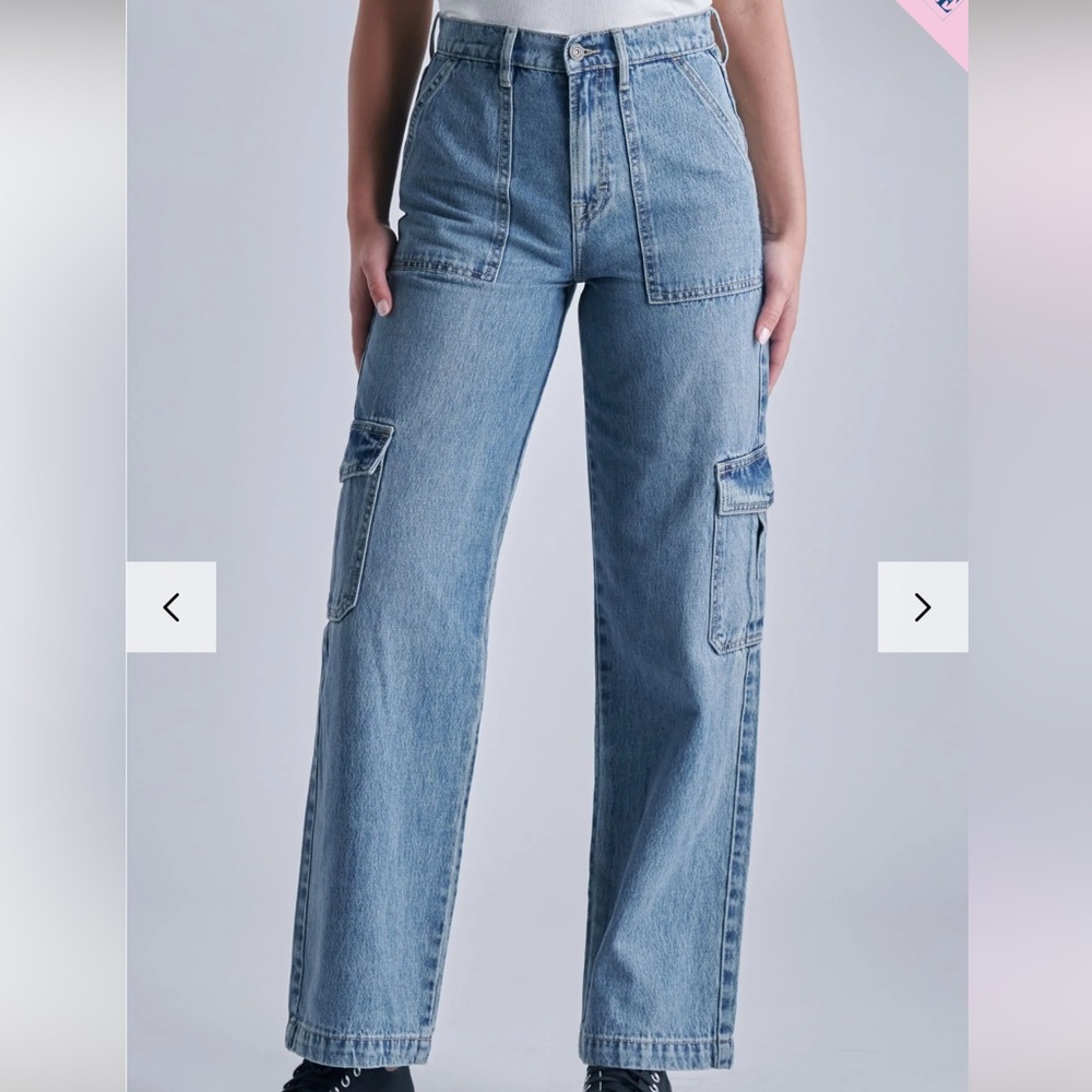 Hidden women’s cargo jeans
